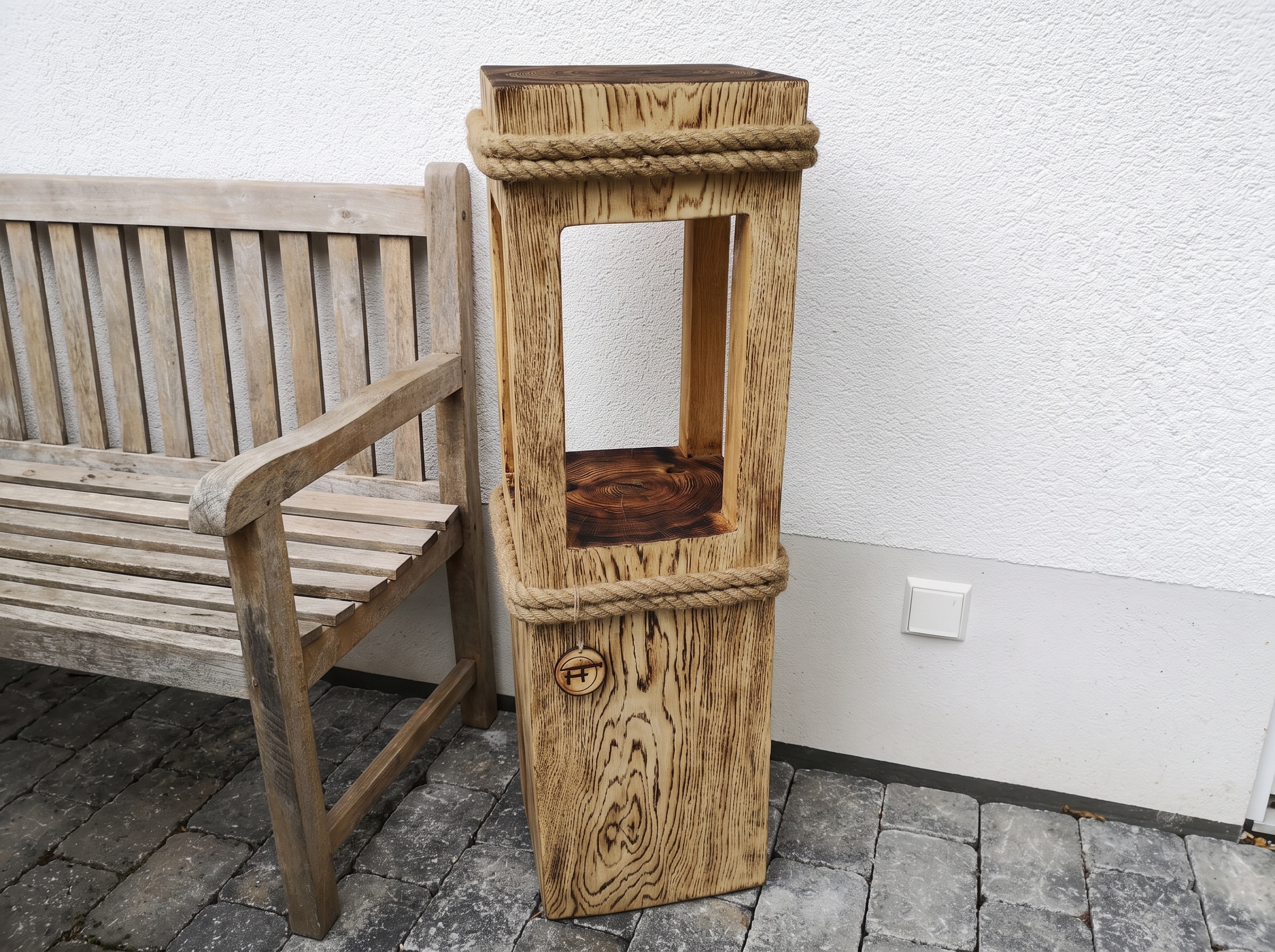 Eichenstele, geflammt, Ansicht 2